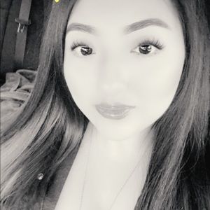 Meet your Posher, Pilar